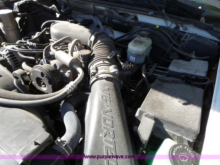 image for item J4967 2001 Chevrolet Blazer LS SUV