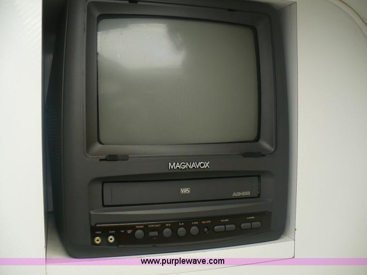 image for item J4970 1995 Baja 320 OS 32' boat and trailer