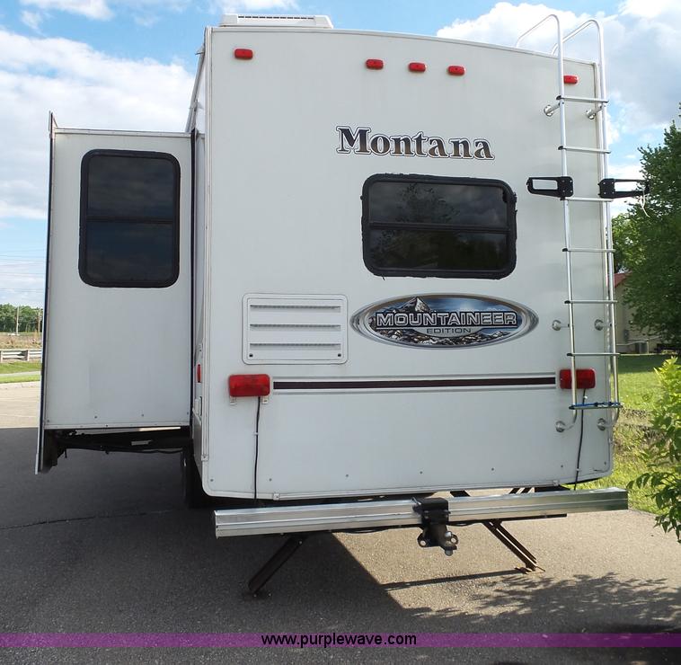 image for item J4974 2008 Montana Mountaineer camper