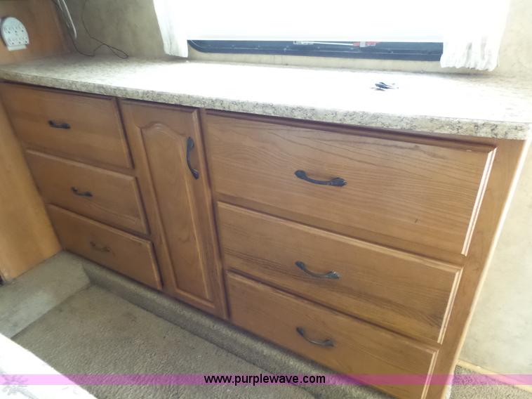 image for item J4974 2008 Montana Mountaineer camper