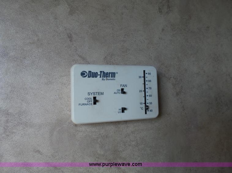 image for item J4974 2008 Montana Mountaineer camper