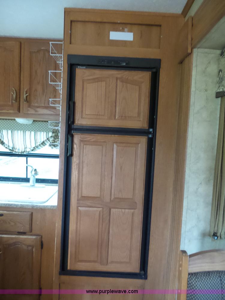 image for item J4974 2008 Montana Mountaineer camper