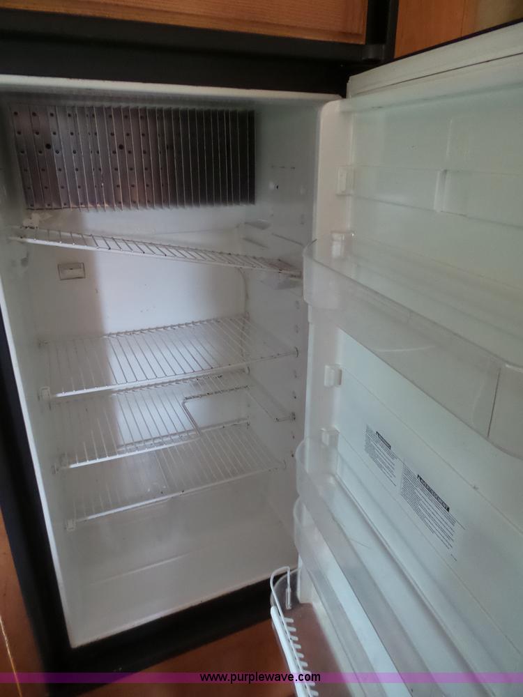 image for item J4974 2008 Montana Mountaineer camper