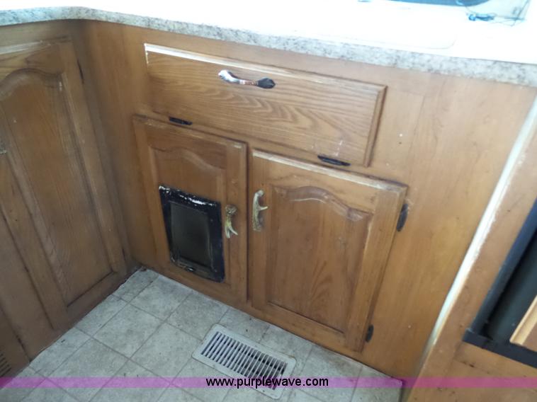 image for item J4974 2008 Montana Mountaineer camper