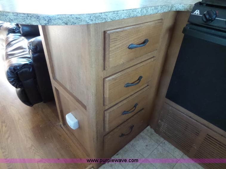 image for item J4974 2008 Montana Mountaineer camper