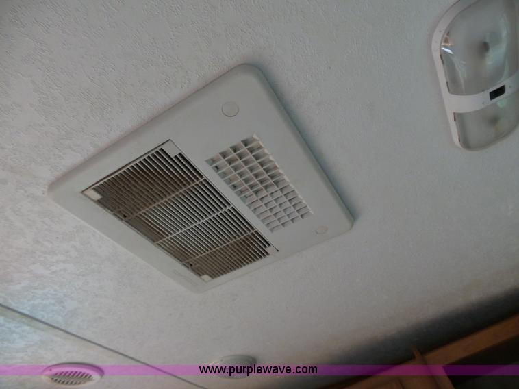 image for item J4974 2008 Montana Mountaineer camper