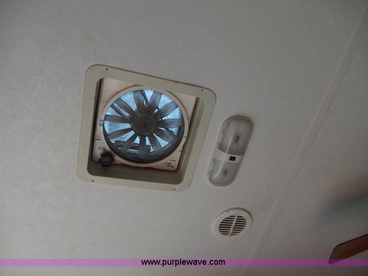 image for item J4974 2008 Montana Mountaineer camper