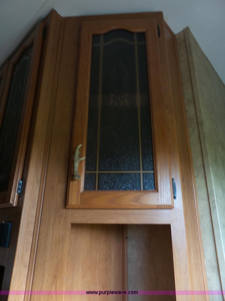 image for item J4974 2008 Montana Mountaineer camper