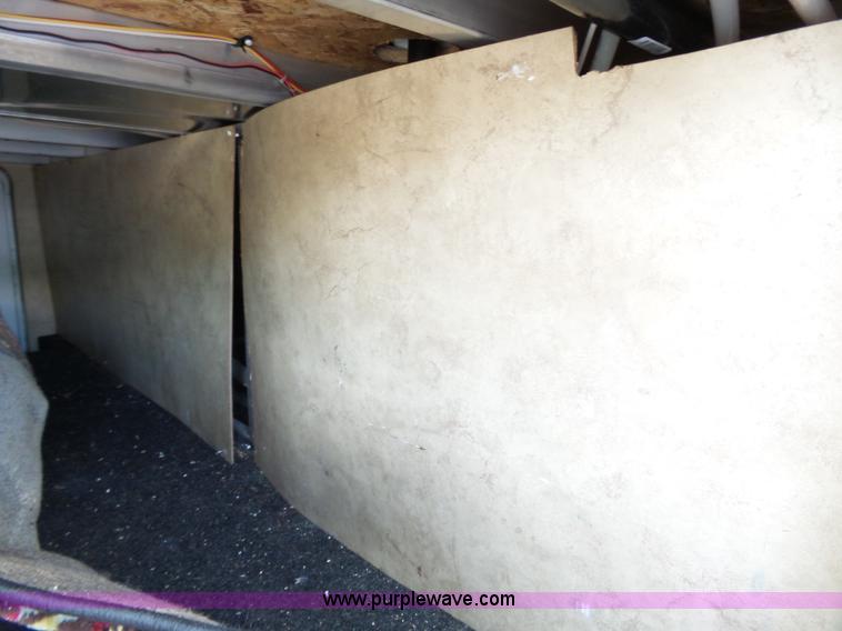 image for item J4974 2008 Montana Mountaineer camper