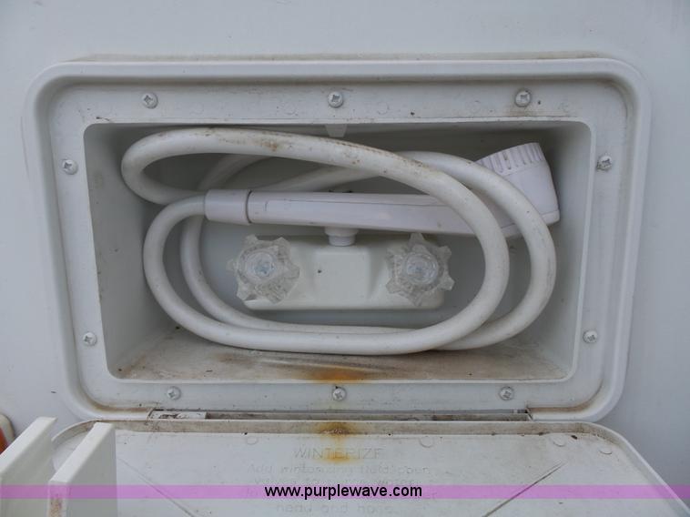 image for item J4974 2008 Montana Mountaineer camper