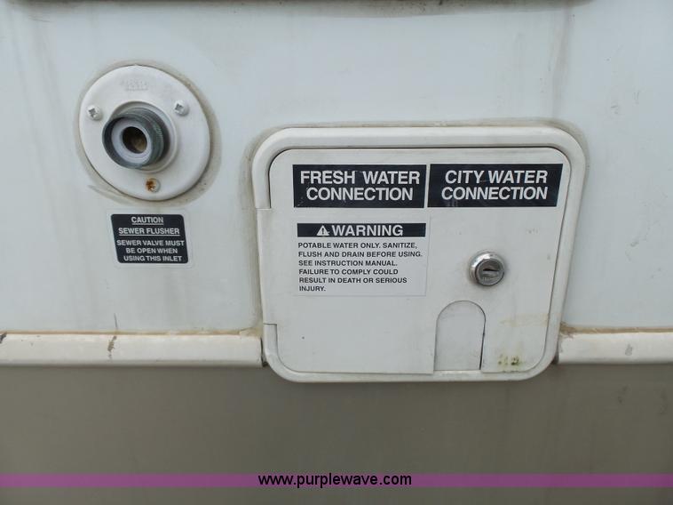 image for item J4974 2008 Montana Mountaineer camper