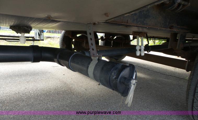 image for item J4974 2008 Montana Mountaineer camper