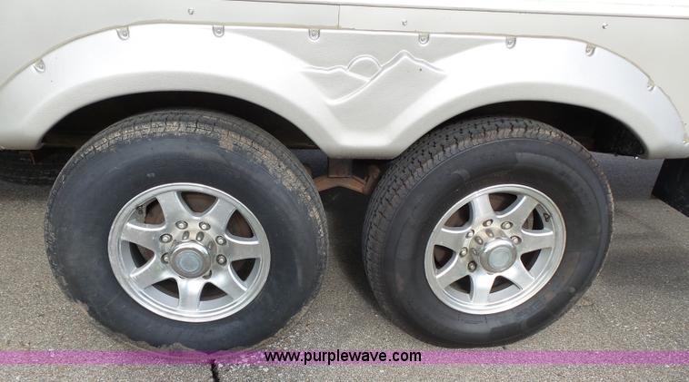 image for item J4974 2008 Montana Mountaineer camper