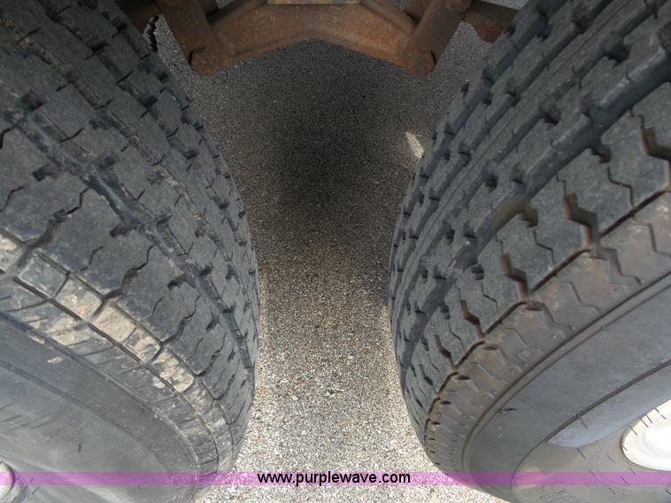 image for item J4974 2008 Montana Mountaineer camper