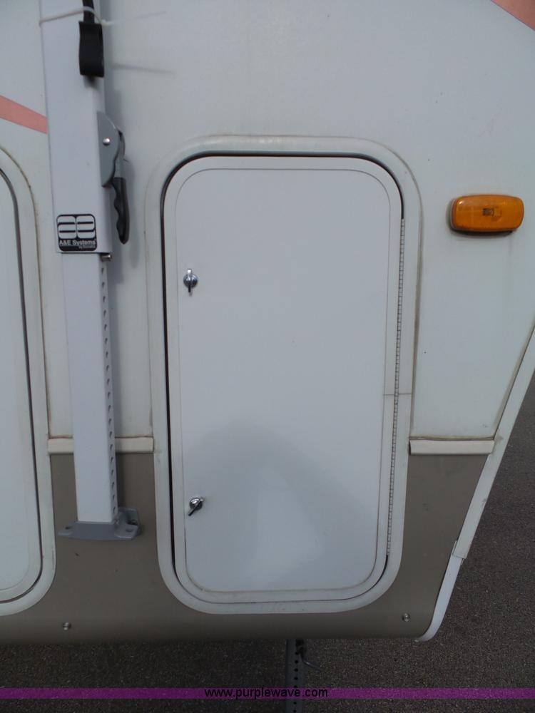 image for item J4974 2008 Montana Mountaineer camper