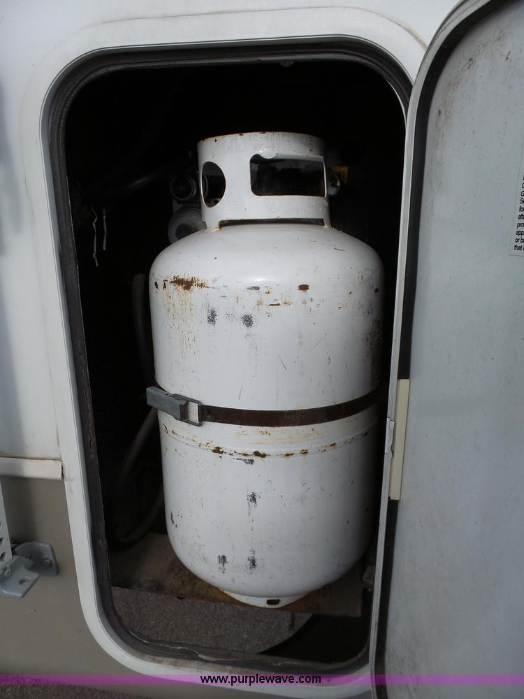 image for item J4974 2008 Montana Mountaineer camper