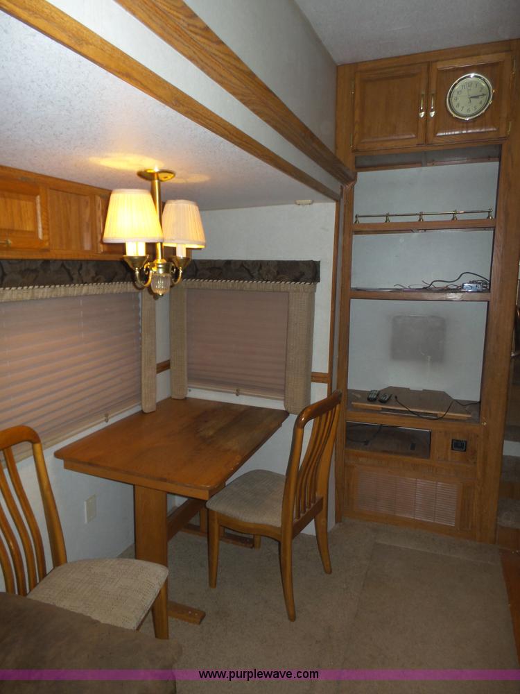 image for item J8970 2001 Fleetwood Wilderness camper