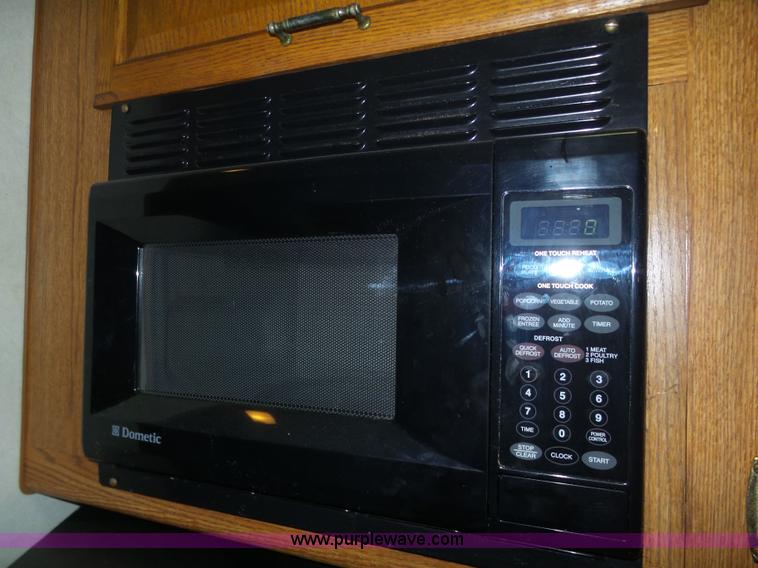 image for item J8970 2001 Fleetwood Wilderness camper