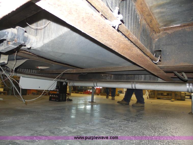 image for item J8970 2001 Fleetwood Wilderness camper