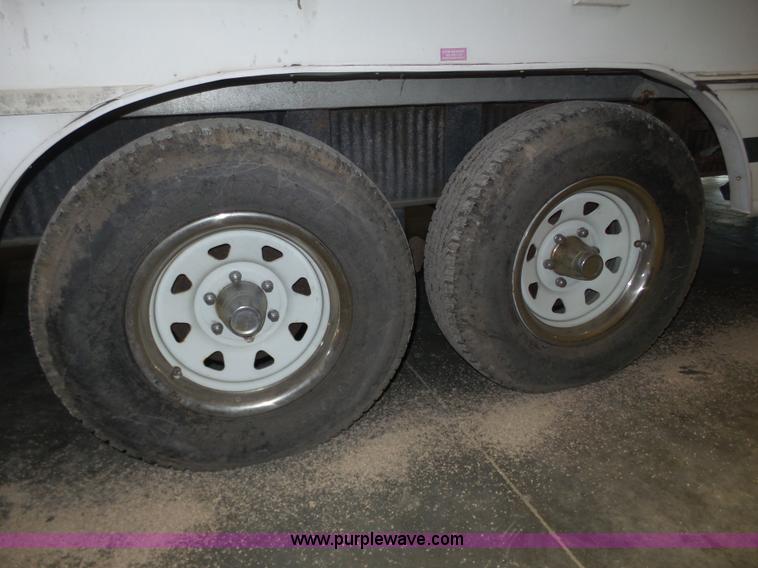 image for item J8970 2001 Fleetwood Wilderness camper