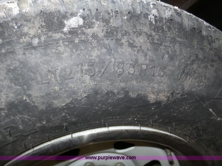 image for item J8970 2001 Fleetwood Wilderness camper