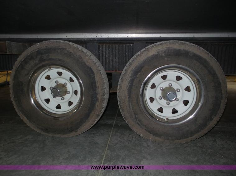 image for item J8970 2001 Fleetwood Wilderness camper