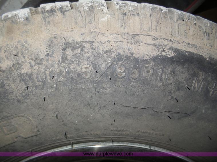 image for item J8970 2001 Fleetwood Wilderness camper