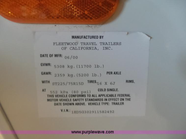 image for item J8970 2001 Fleetwood Wilderness camper