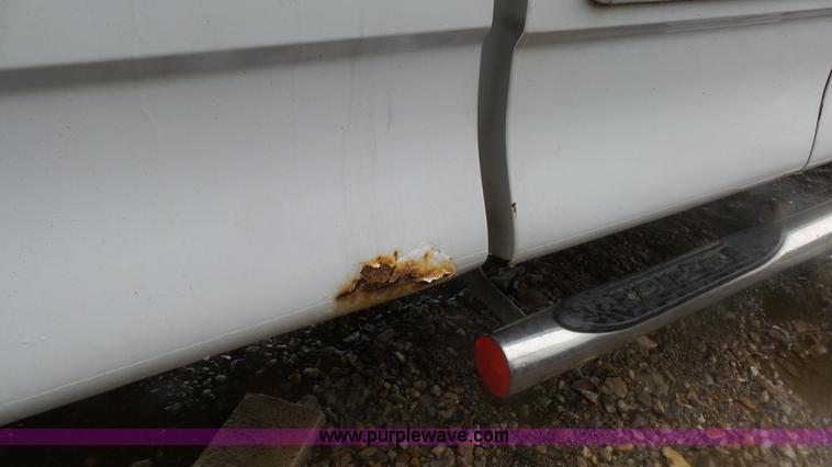 image for item K4170 1999 Ford F250 pickup truck