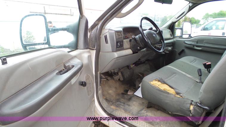 image for item K4171 2003 Ford F550 Super Duty flatbed dump pickup truck