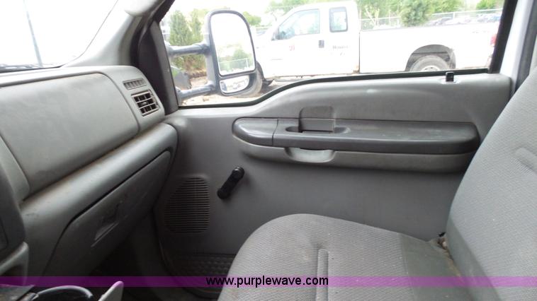 image for item K4171 2003 Ford F550 Super Duty flatbed dump pickup truck