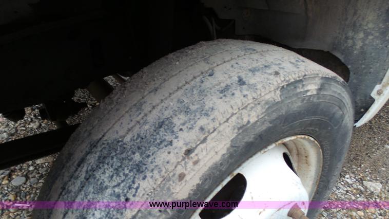 image for item K4171 2003 Ford F550 Super Duty flatbed dump pickup truck