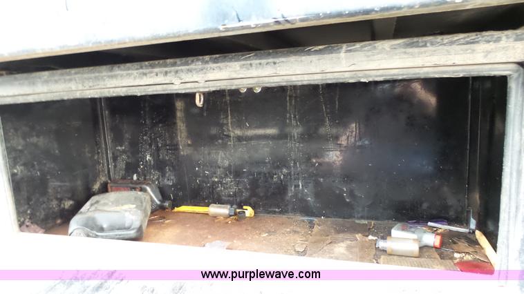 image for item K4171 2003 Ford F550 Super Duty flatbed dump pickup truck