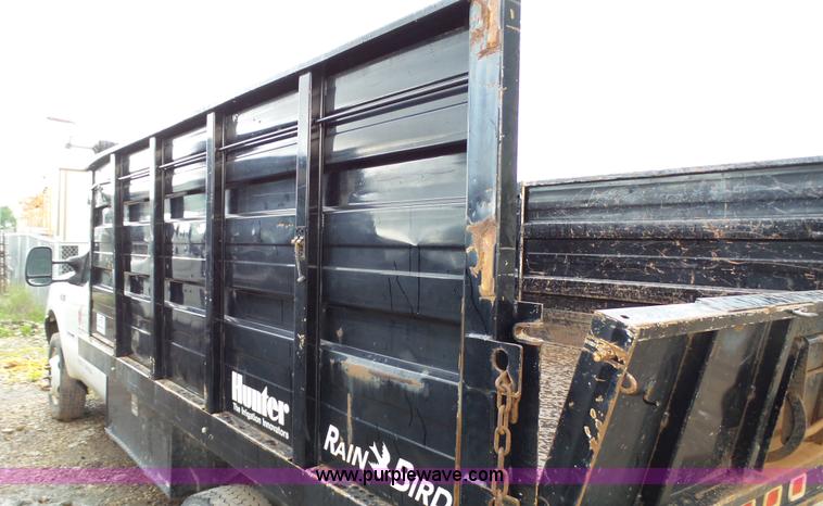 image for item K4171 2003 Ford F550 Super Duty flatbed dump pickup truck