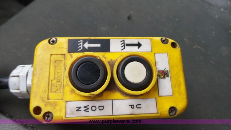 image for item K4171 2003 Ford F550 Super Duty flatbed dump pickup truck