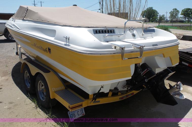 image for item K4723 2001 Mariah boat