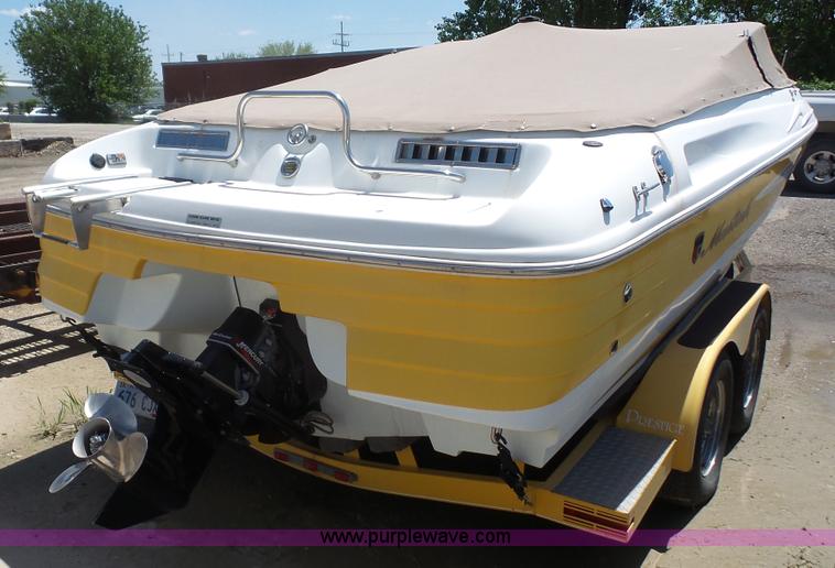 image for item K4723 2001 Mariah boat
