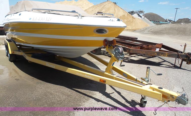 image for item K4723 2001 Mariah boat