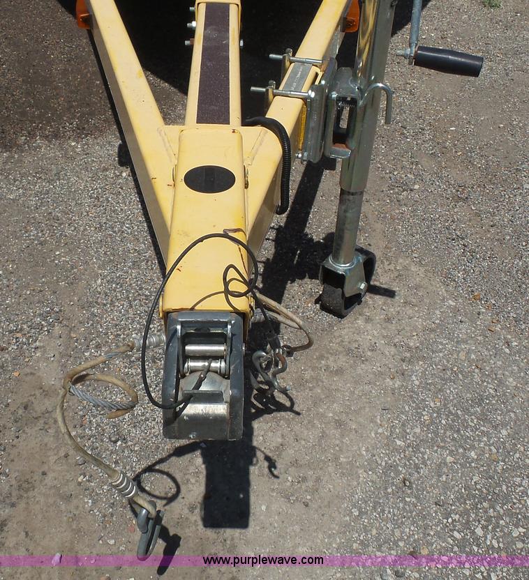 image for item K4723 2001 Mariah boat