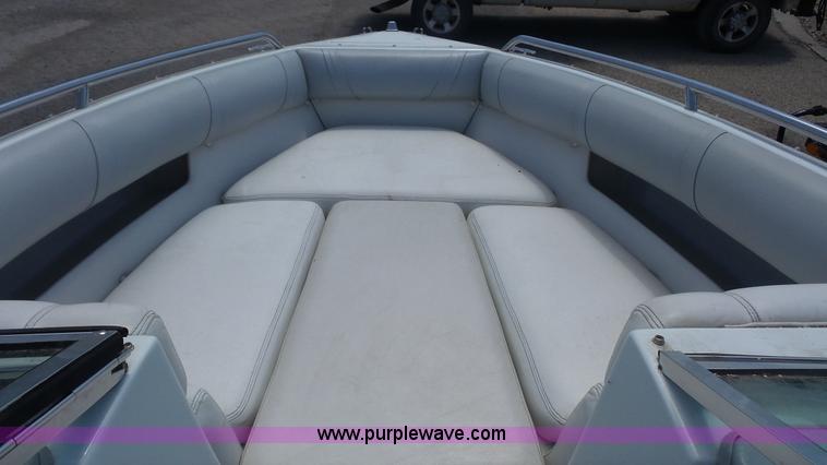 image for item K4723 2001 Mariah boat