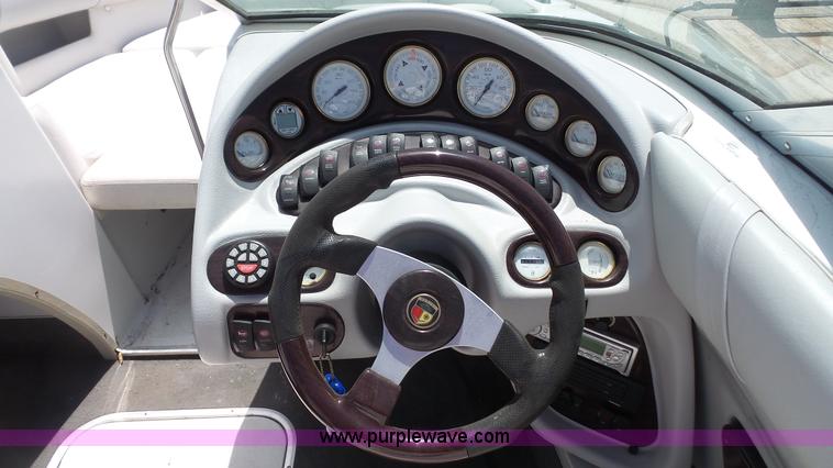 image for item K4723 2001 Mariah boat