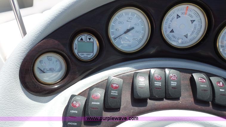 image for item K4723 2001 Mariah boat