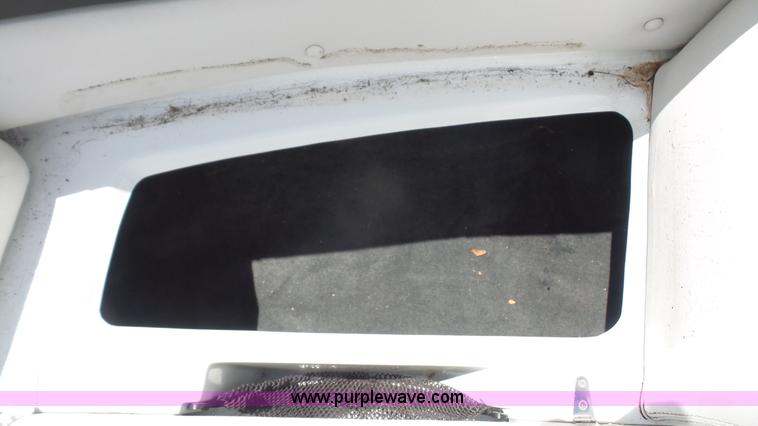 image for item K4723 2001 Mariah boat