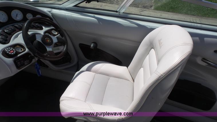 image for item K4723 2001 Mariah boat