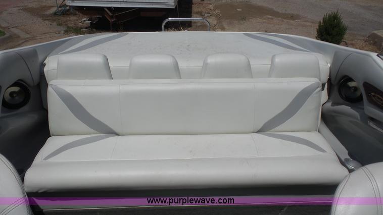 image for item K4723 2001 Mariah boat