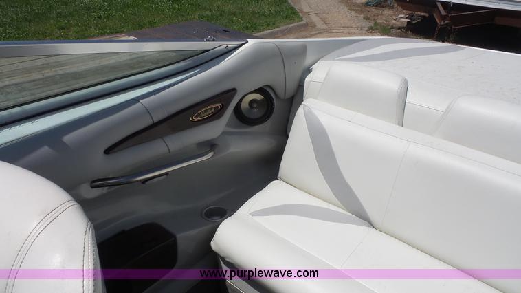 image for item K4723 2001 Mariah boat