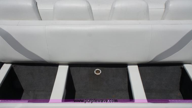 image for item K4723 2001 Mariah boat