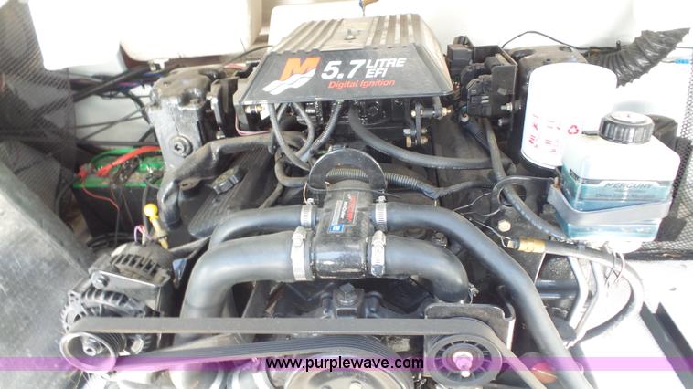 image for item K4723 2001 Mariah boat