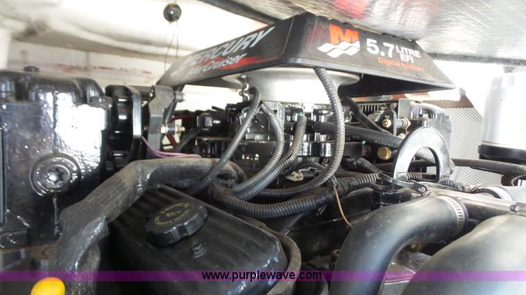 image for item K4723 2001 Mariah boat