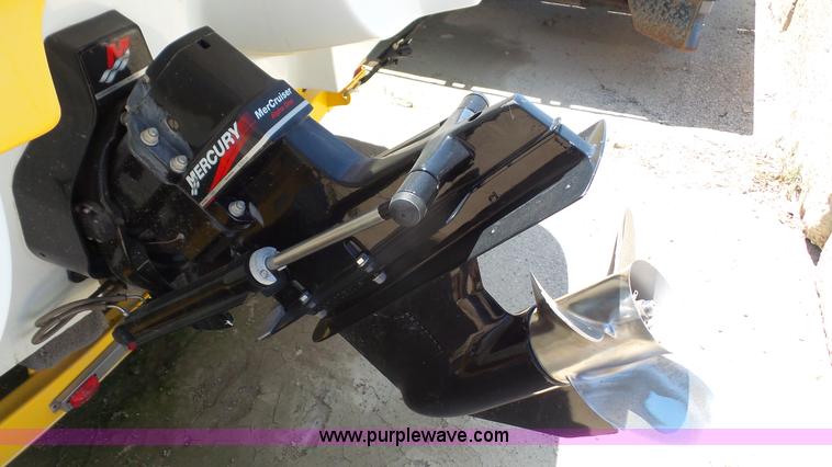 image for item K4723 2001 Mariah boat